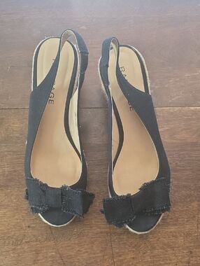 Vintage Rampage Black Slingback Peep-Toe Wedges with Frayed Bow